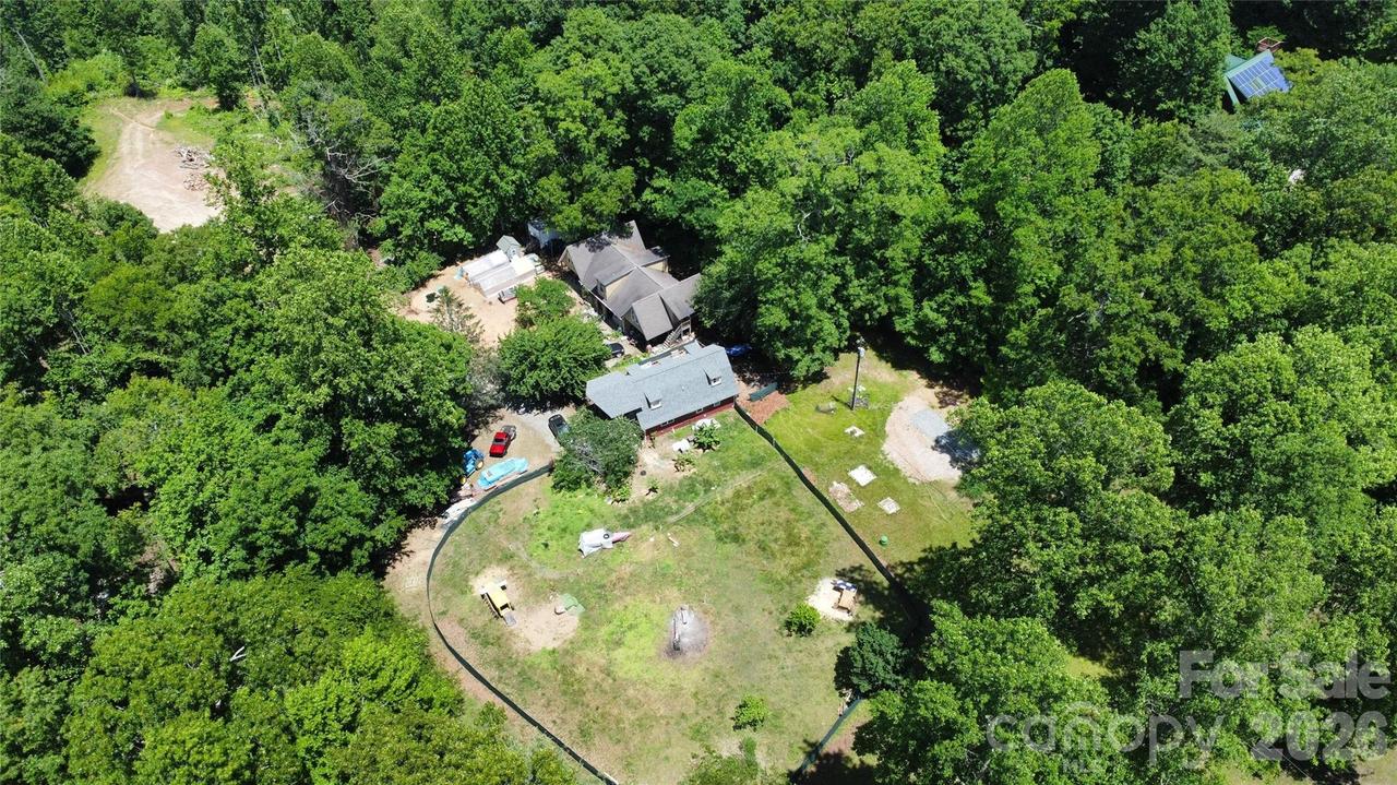 1480 Davis Mountain Rd., Hendersonville, NC 28739