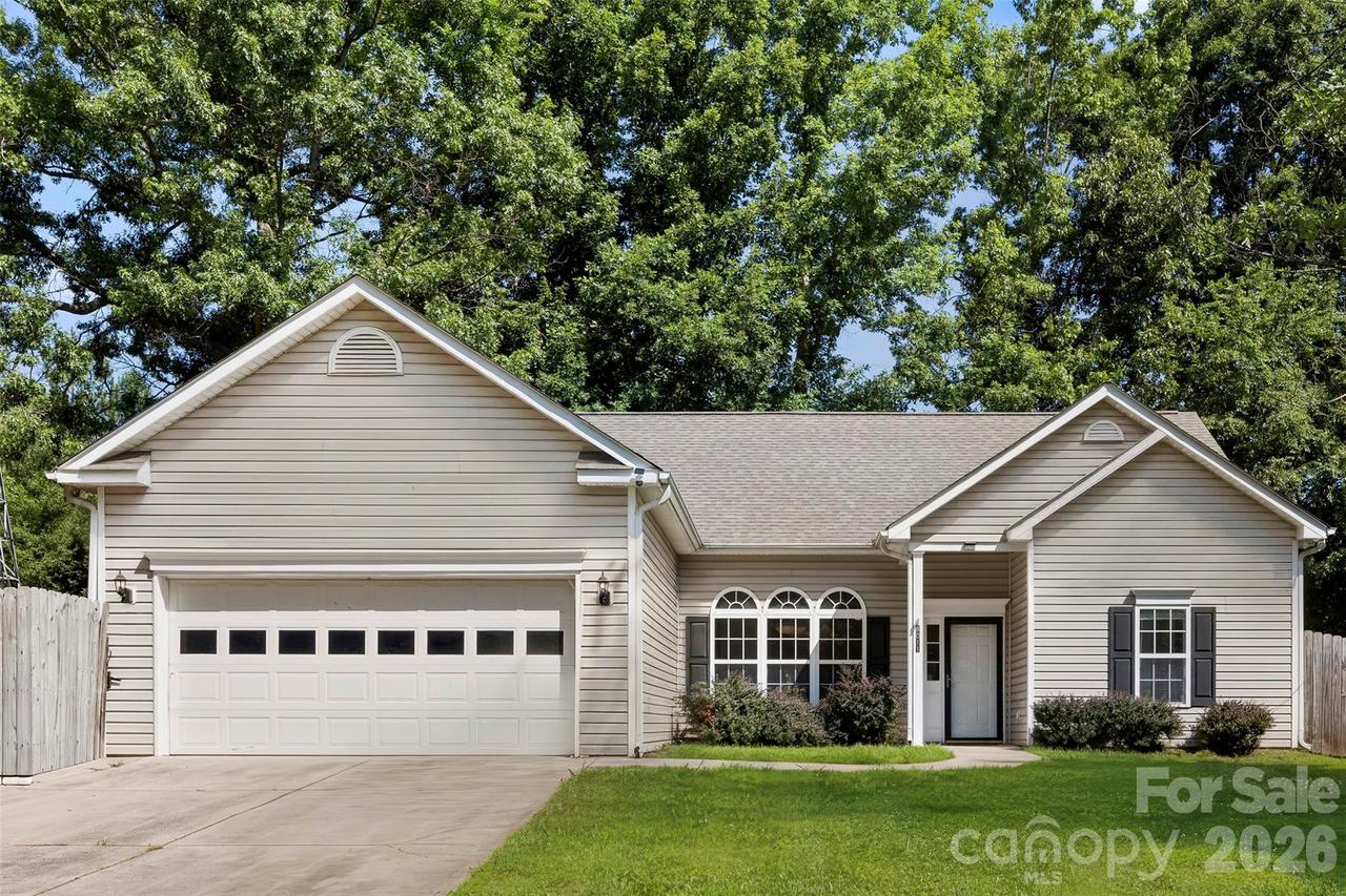 8011 Maxwelton Dr., Huntersville, NC 28078