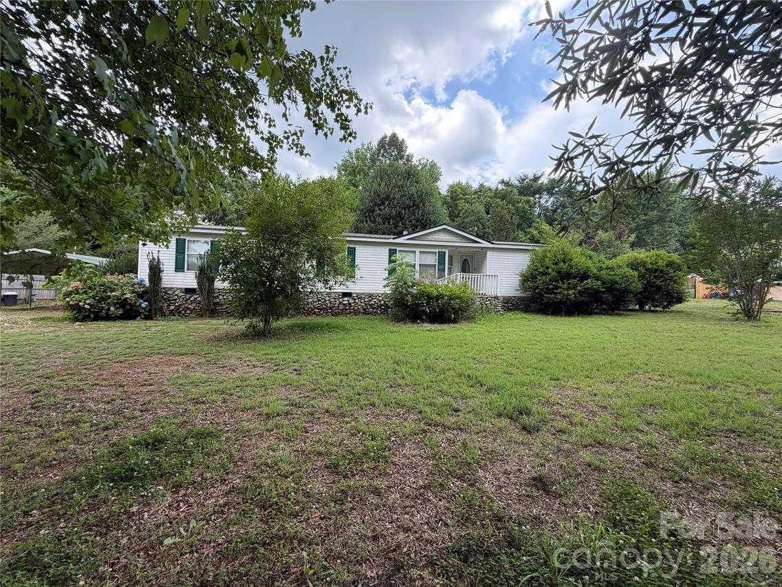 43702 Cypress Crossing Rd., New London, NC 28127