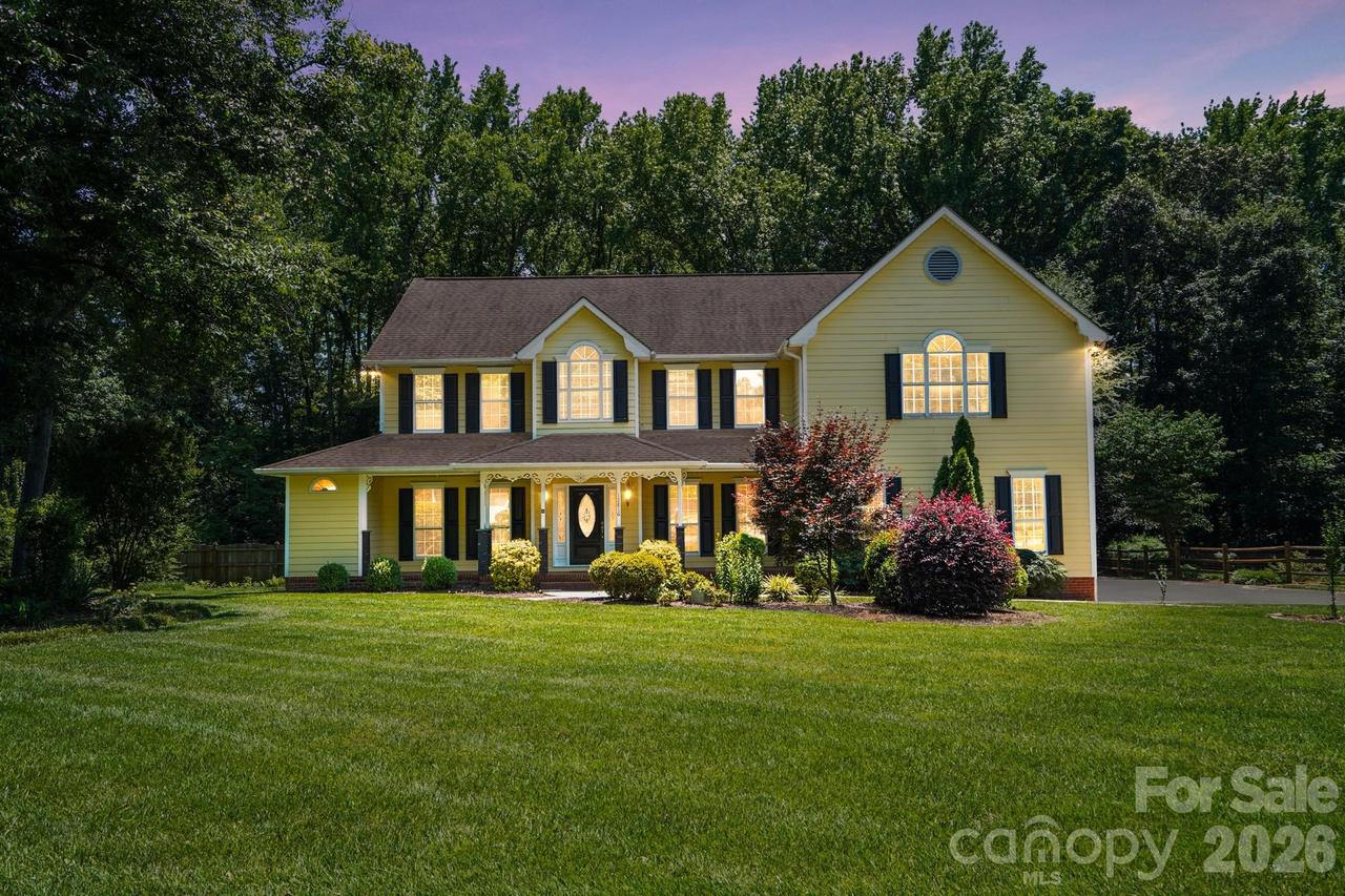 12816 Hidden Hills Ln., Mint Hill, NC 28227