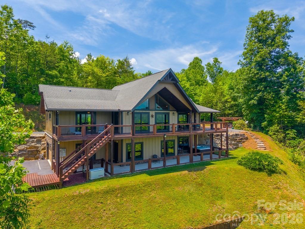 346 Torwood Ln., Whittier, NC 28789