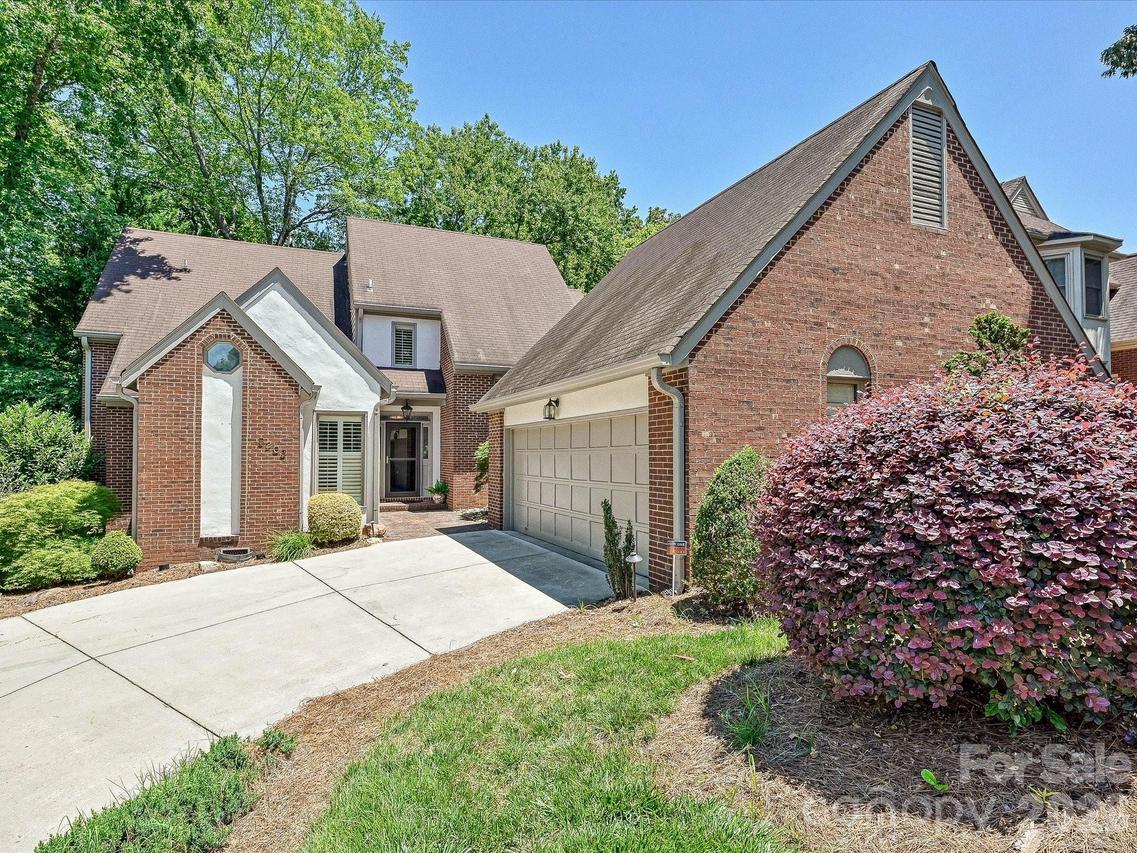5203 Rustlewood Ln., Charlotte, NC 28226