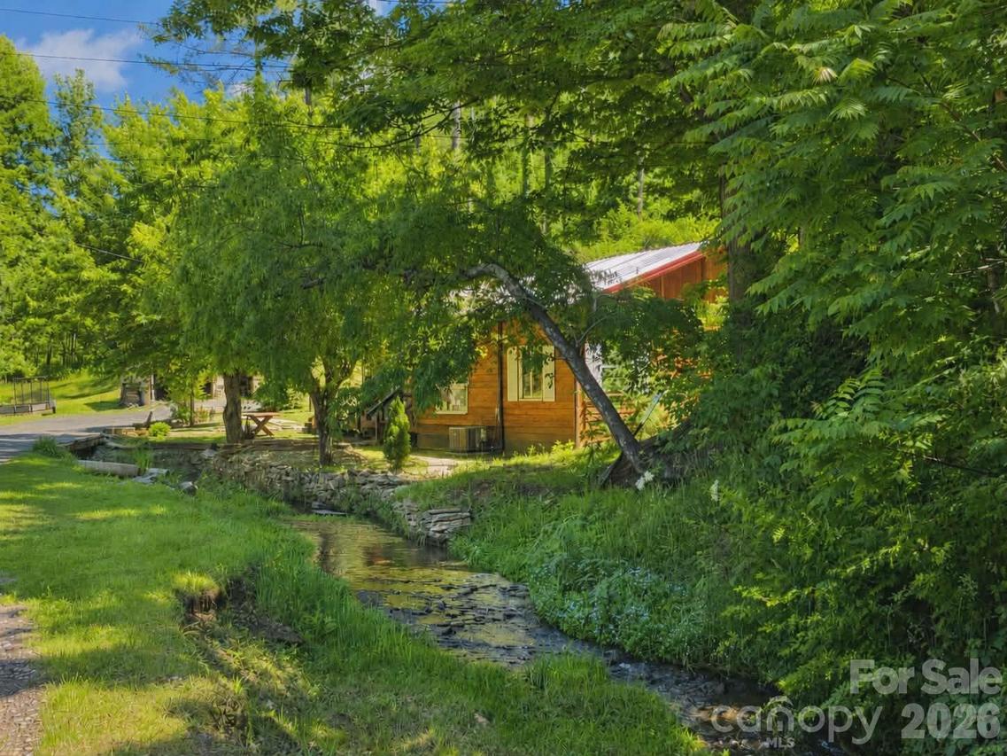 92 Buchanan Dr., Bakersville, NC 28705