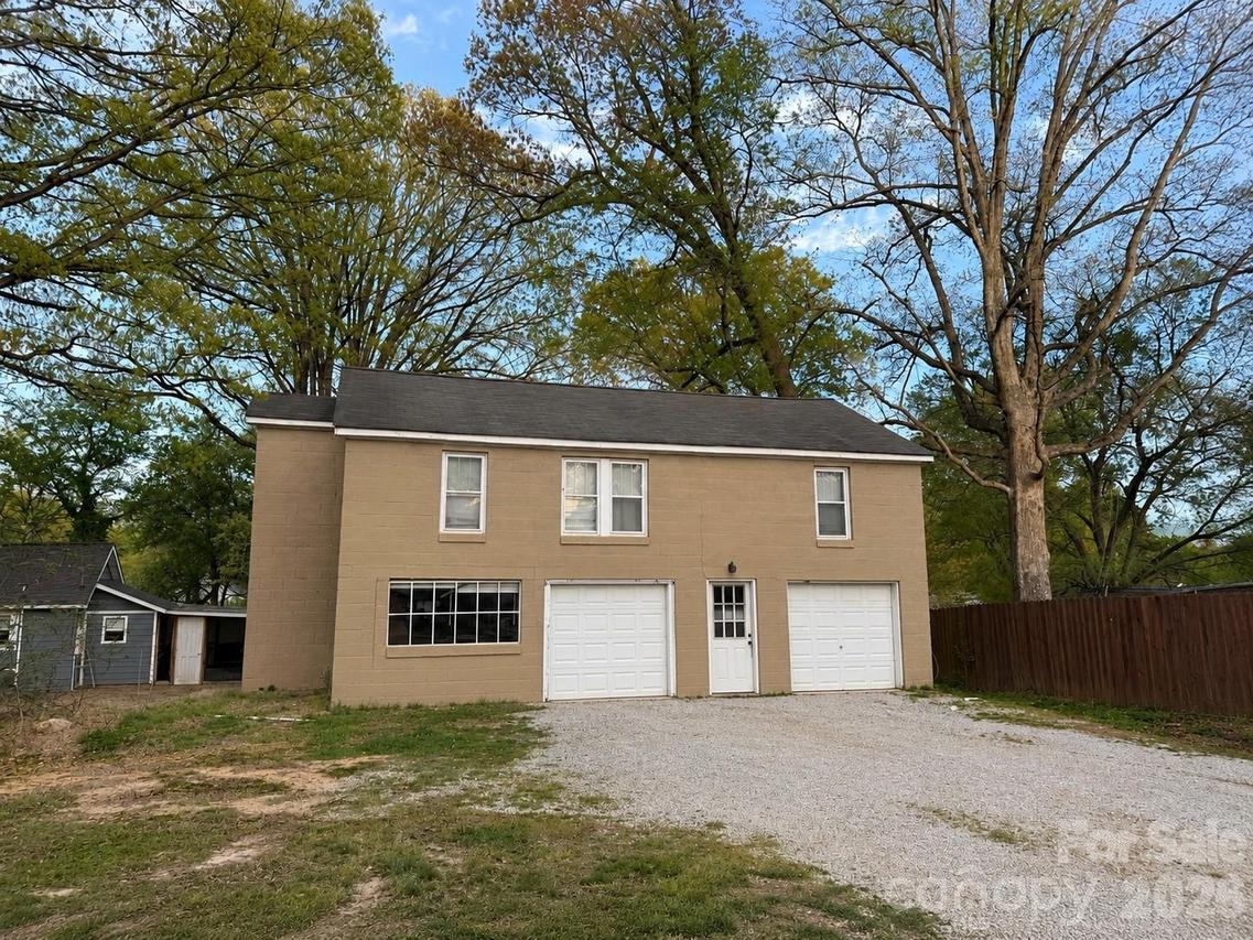 1205 Oakwood Ave., Kannapolis, NC 28081