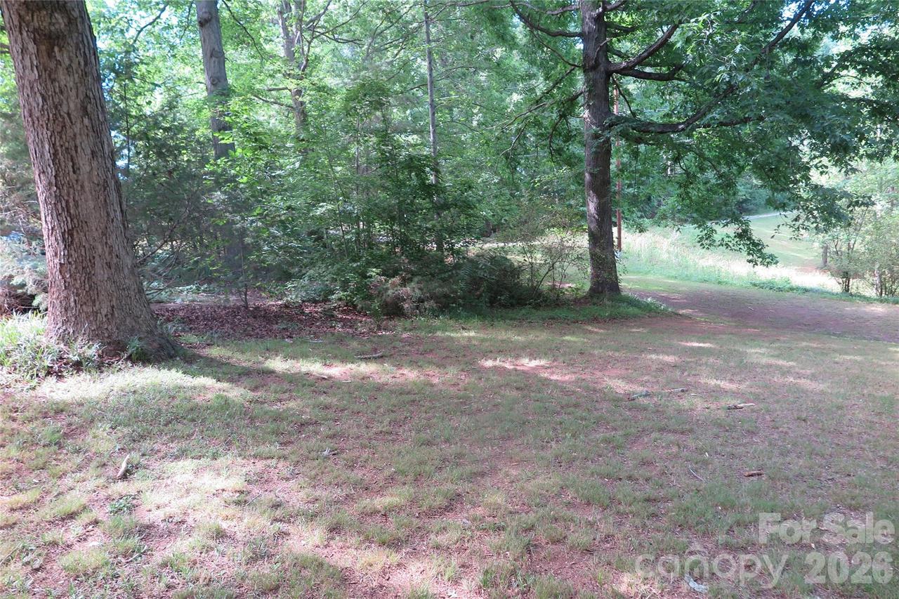 112 Glenn Oaks Dr., Lawndale, NC 28090