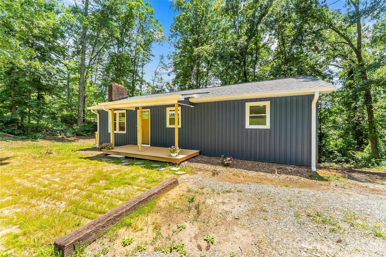 4074 Shane Dr., Morganton, NC 28655
