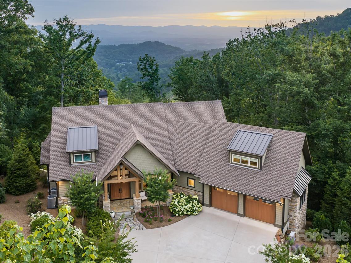 57 Villa Nova Dr., Asheville, NC 28804