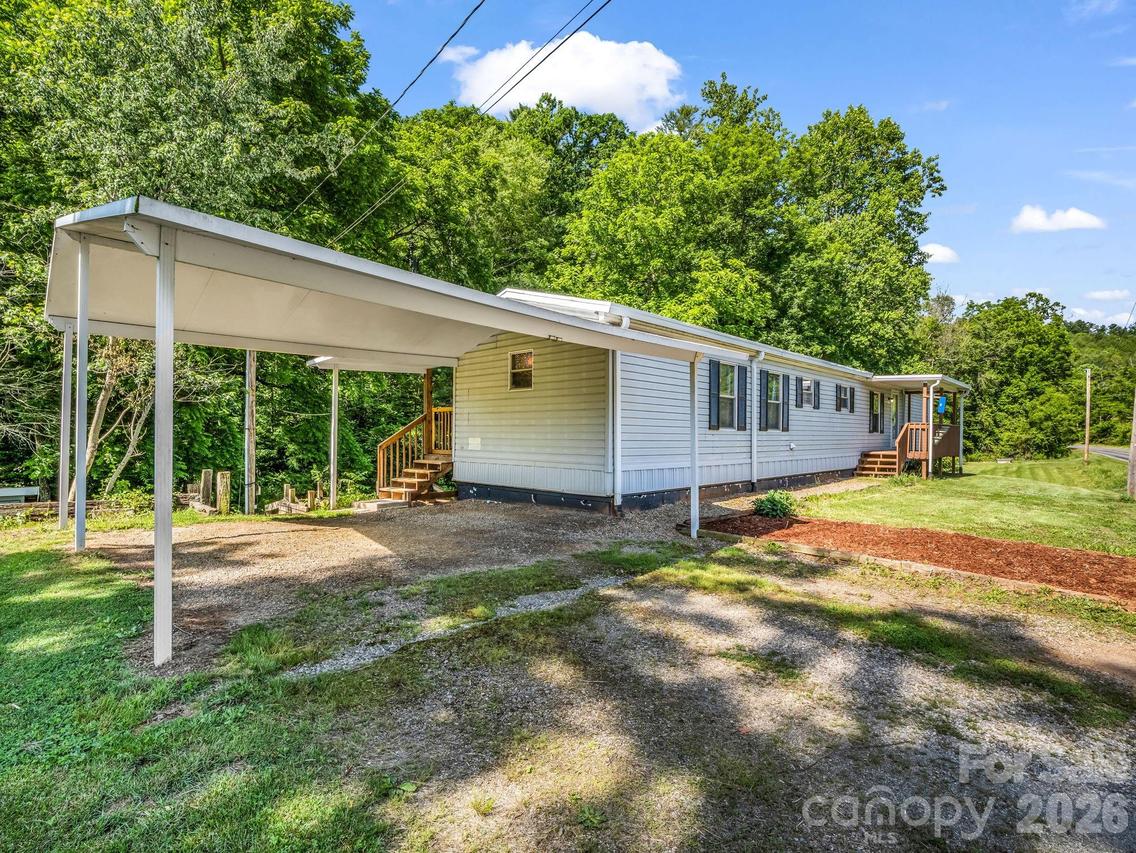 8 Don Felmet Rd., Leicester, NC 28748