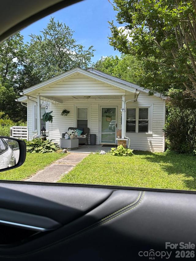 44 Owen St., Brevard, NC 28712