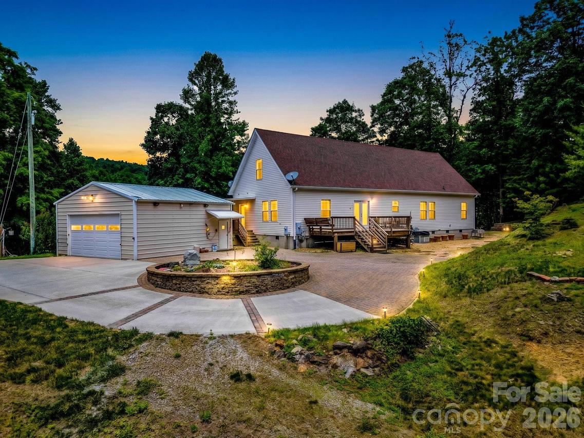 2255 Mount Olivet Rd., Zirconia, NC 28790