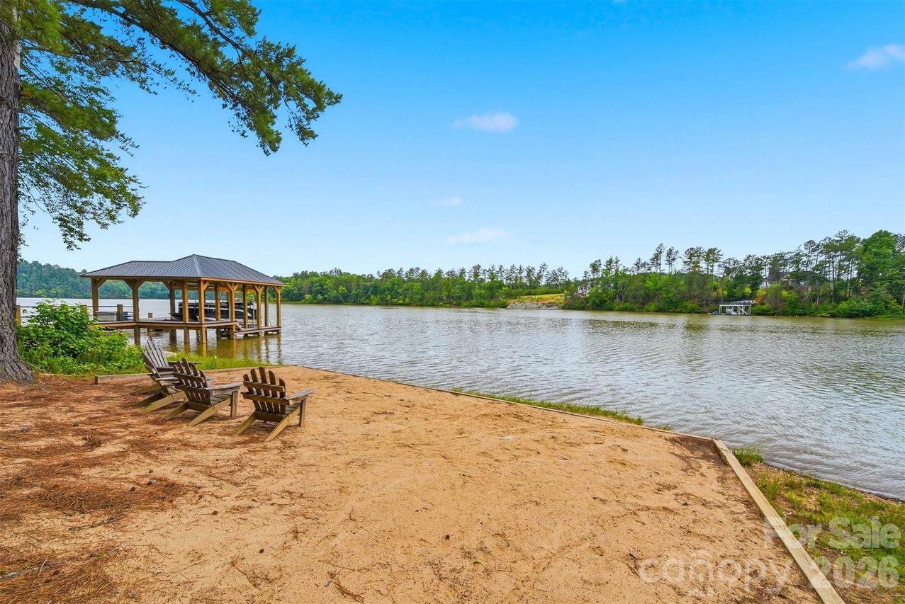 1776 Cove Side Dr., Granite Falls, NC 28630