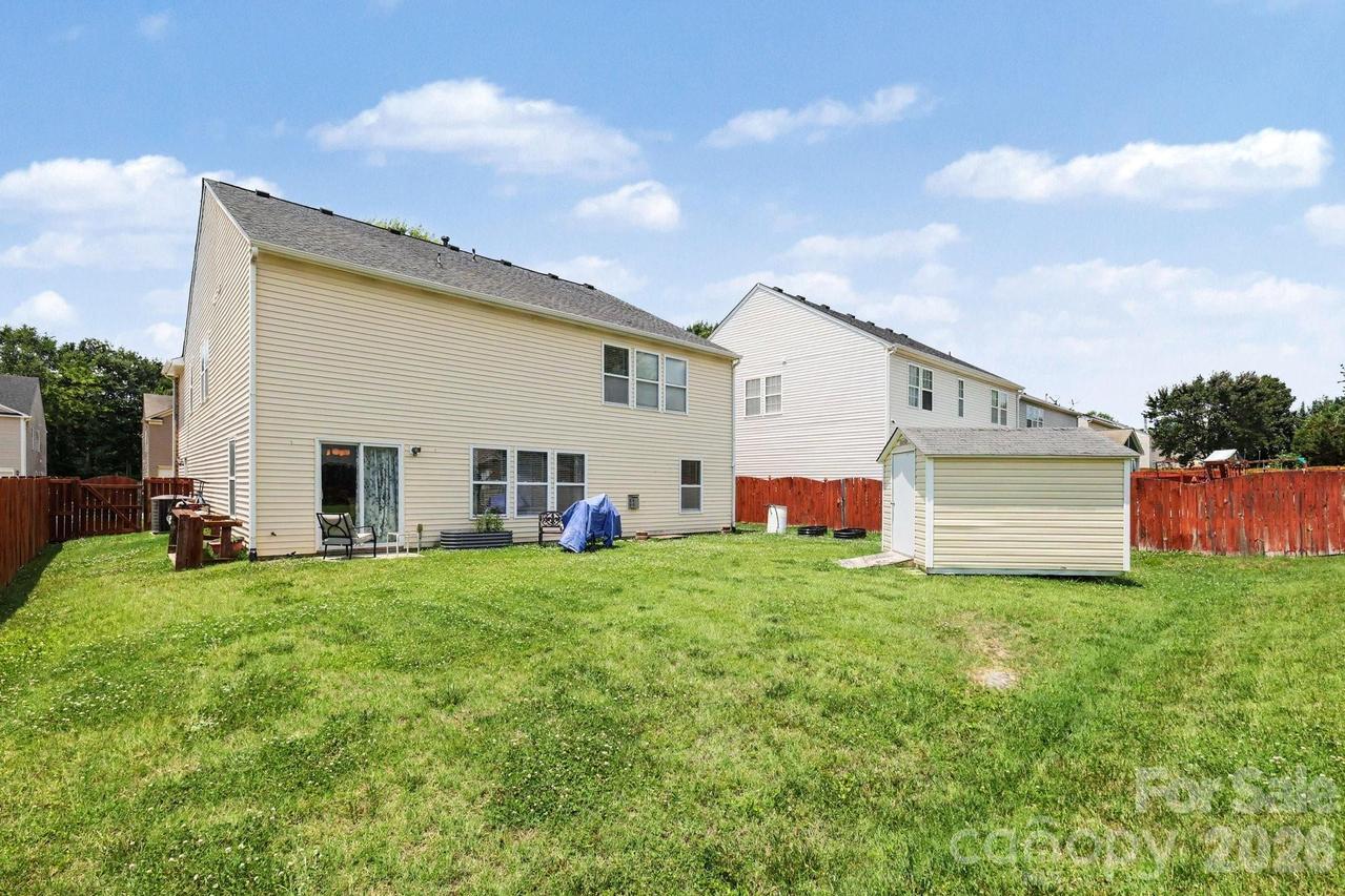 5654 Hammermill Dr., Harrisburg, NC 28075