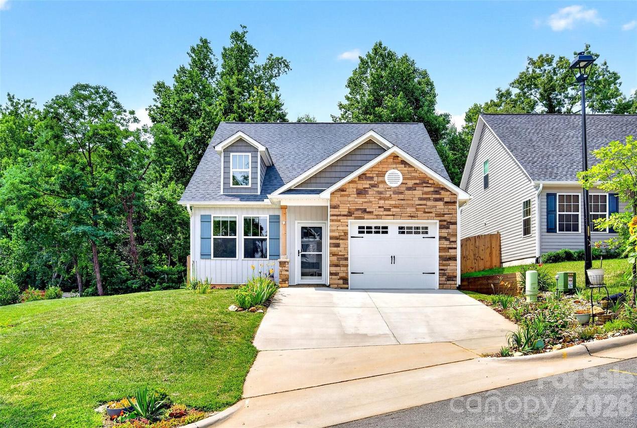 200 Rockrose Ct., Asheville, NC 28803