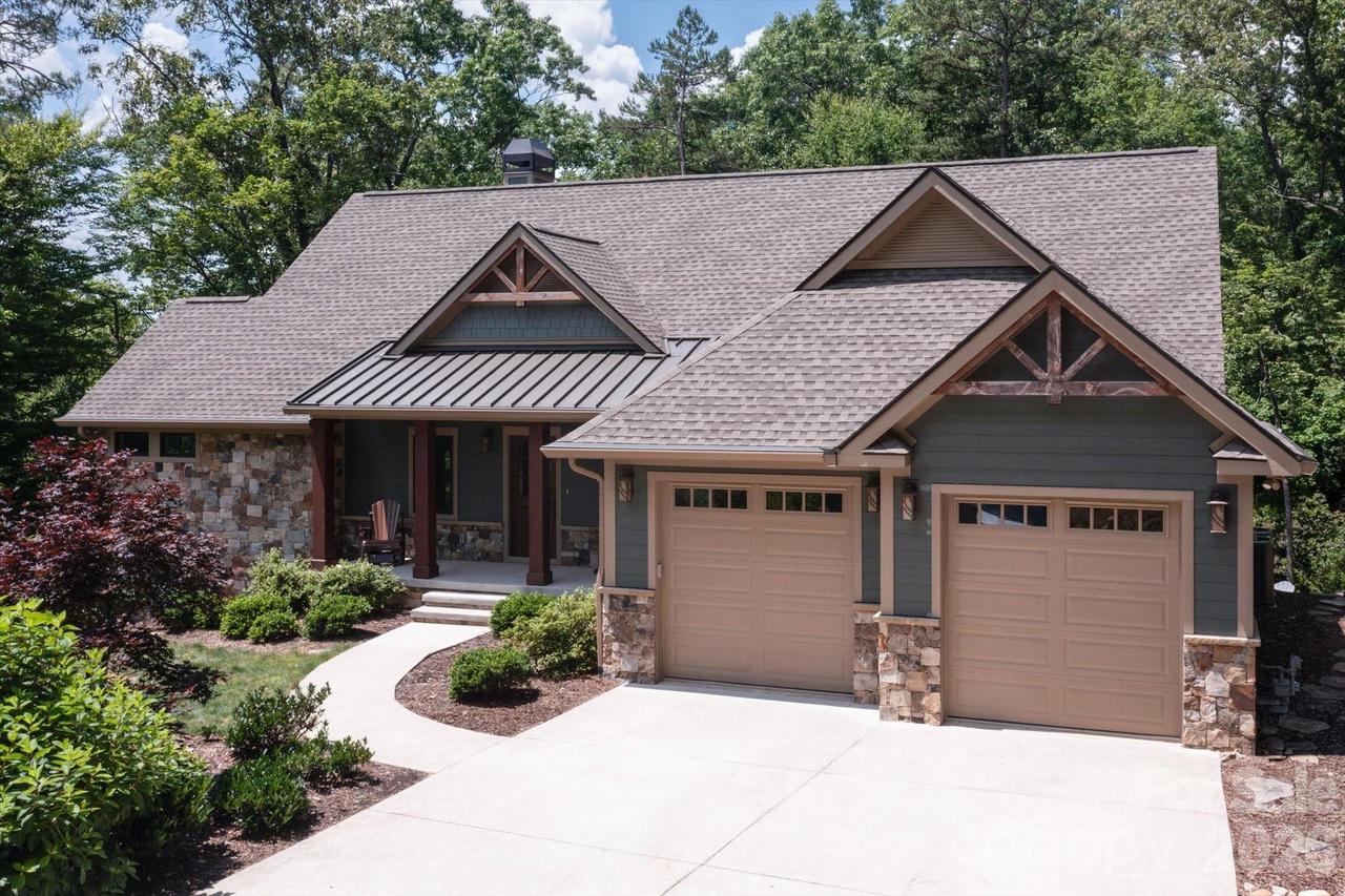 620 Camptown Rd., Brevard, NC 28712