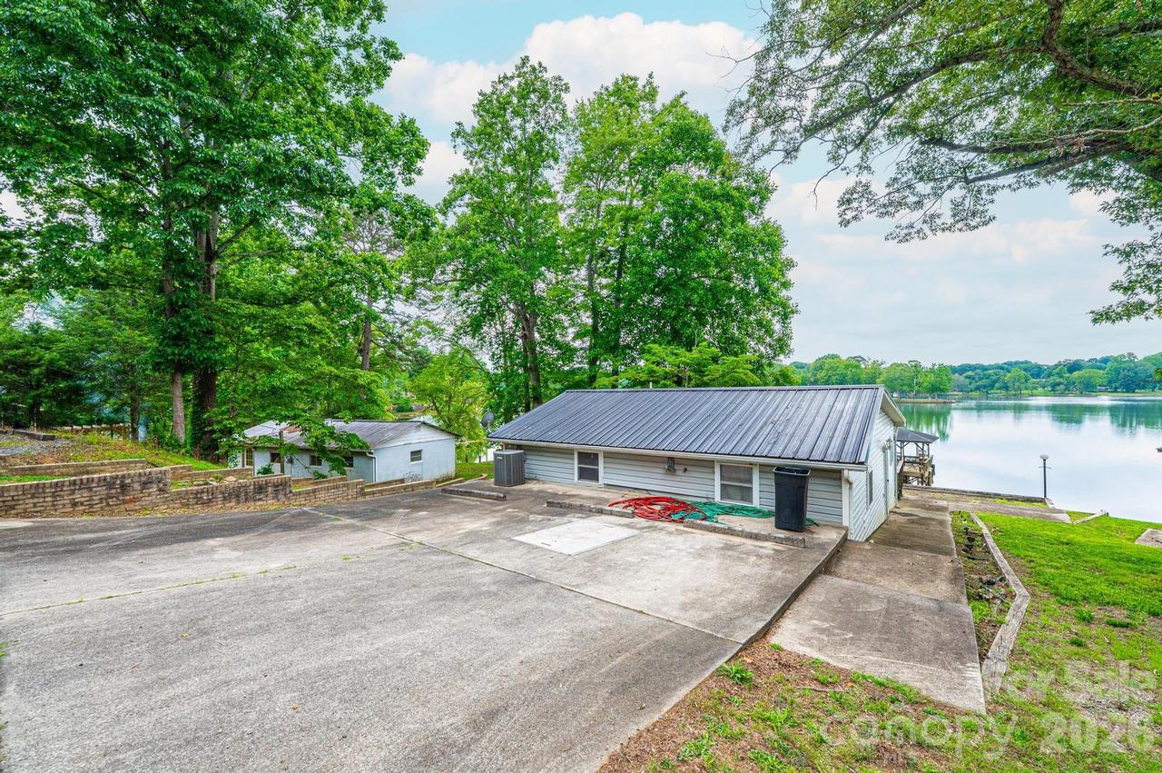 4566 Windward Ln., Catawba, NC 28609