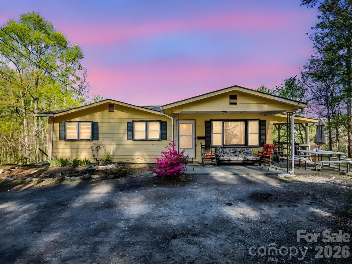 135 Jordan Rd., Swannanoa, NC 28778