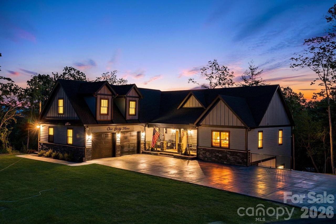 163 Northview Dr., Hendersonville, NC 28791