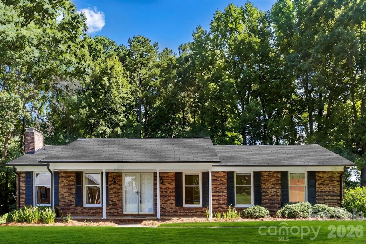 2410 Sandlewood Dr., Gastonia, NC 28054