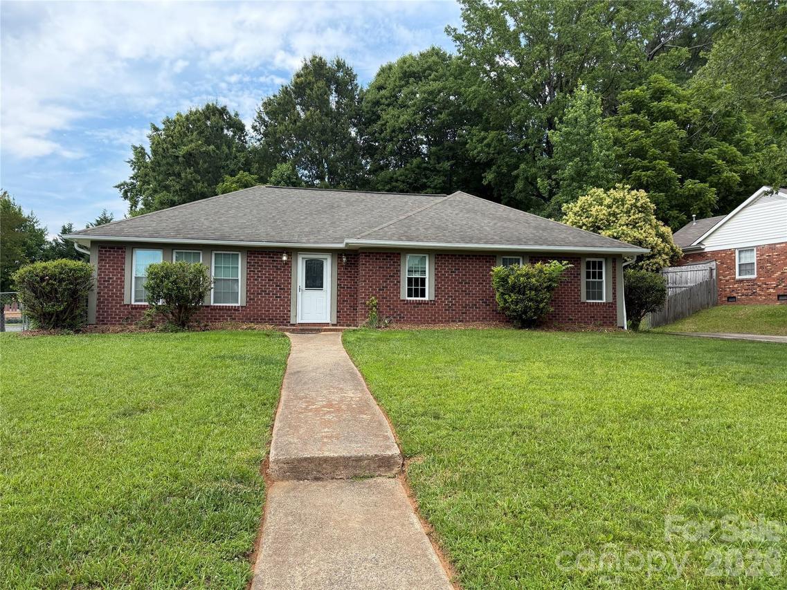 7101 Riding Trail Rd., Charlotte, NC 28212