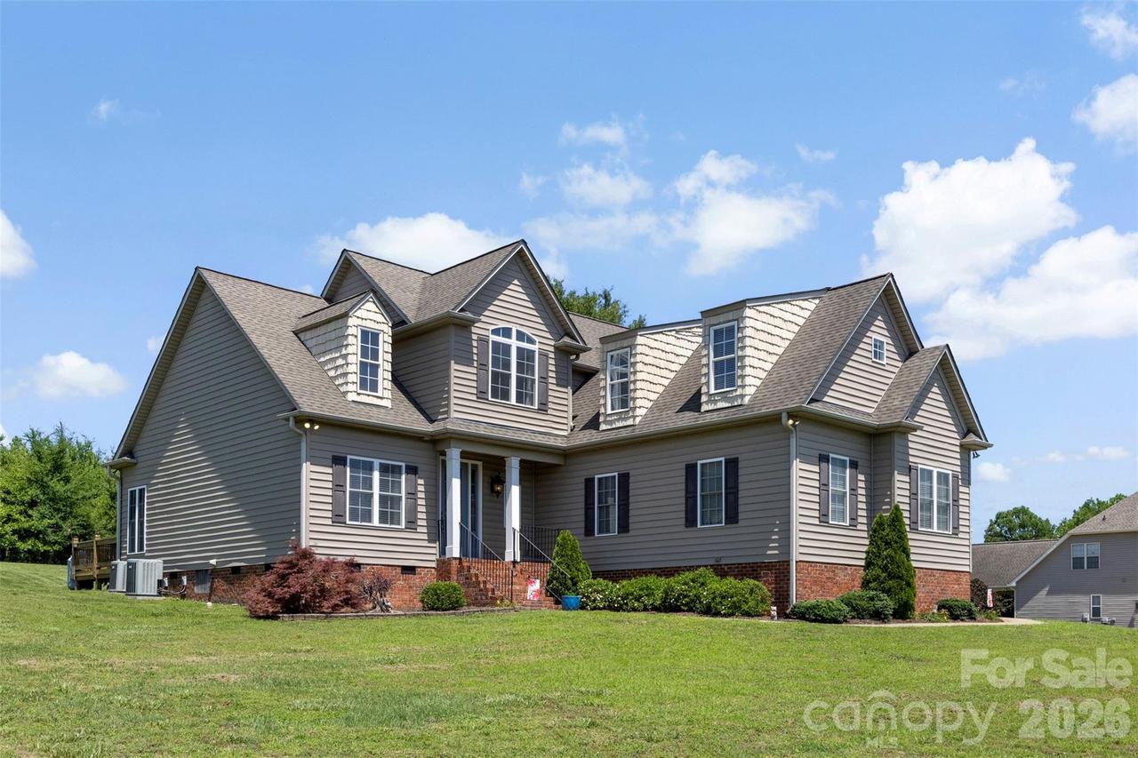 816 Springs Rd., Dallas, NC 28034
