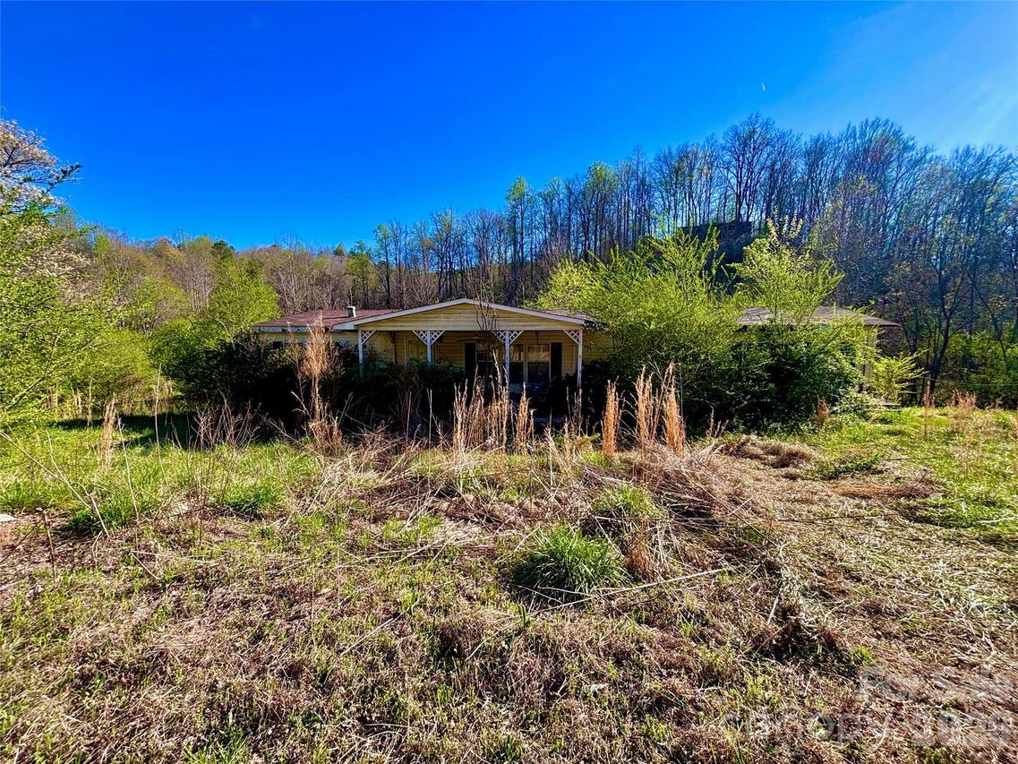 138 Greenhill Farms Dr., Rutherfordton, NC 28139