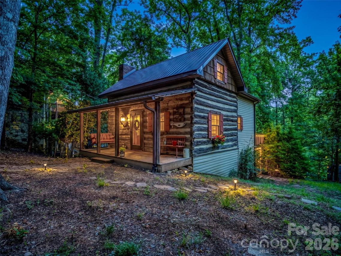 1208 Forest Lake Heights Dr., Nebo, NC 28761