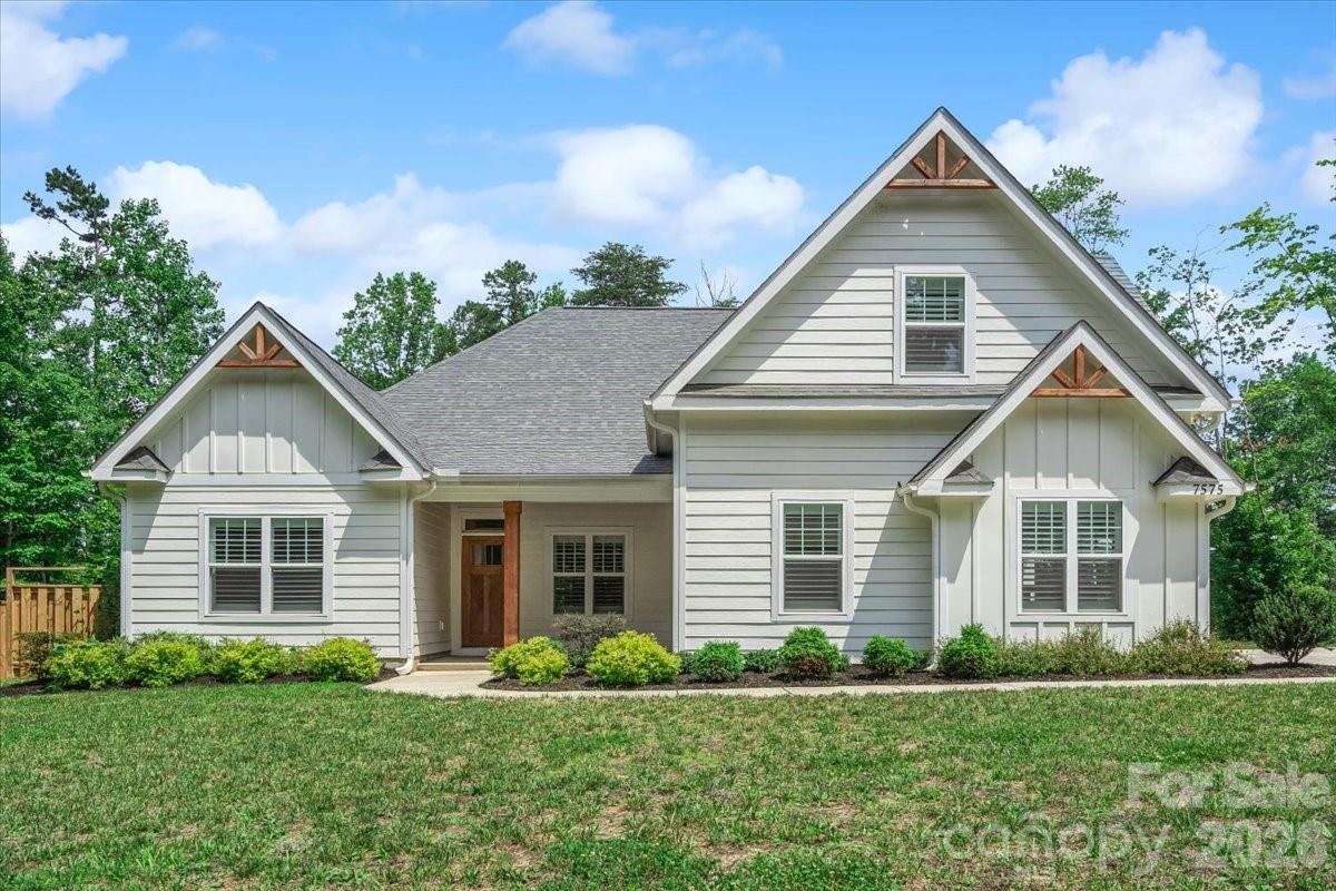 7575 Deer Track Dr., Denver, NC 28037