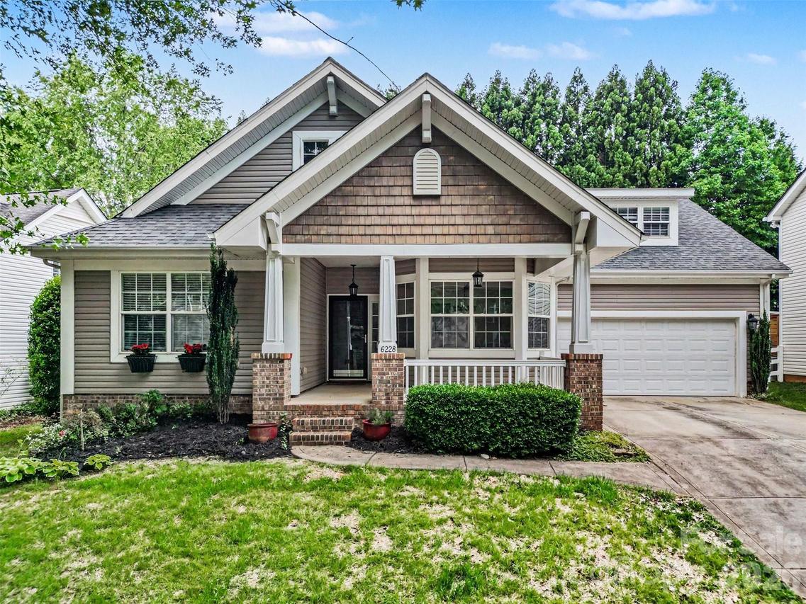 6228 Colonial Garden Dr., Huntersville, NC 28078