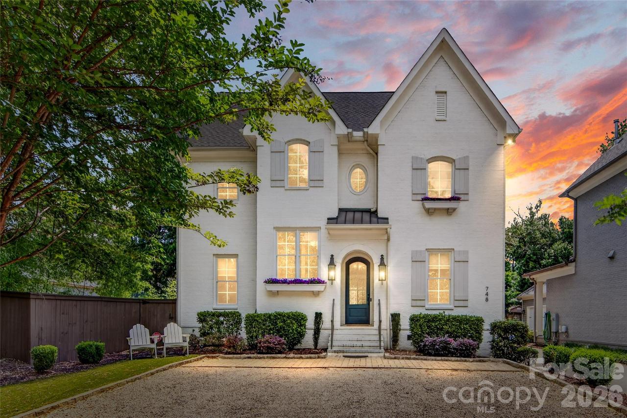 748 Ellsworth Rd., Charlotte, NC 28211