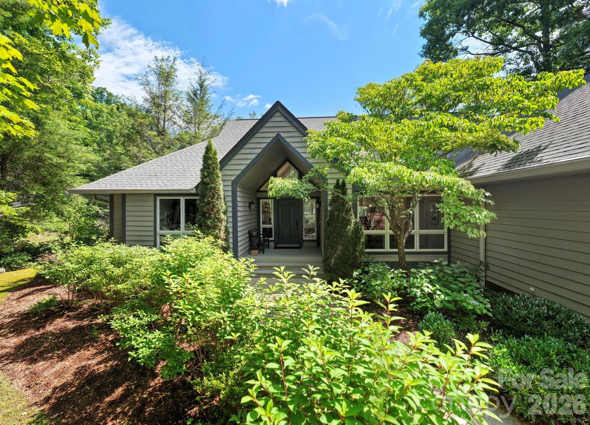168 Overlook Dr., Flat Rock, NC 28731