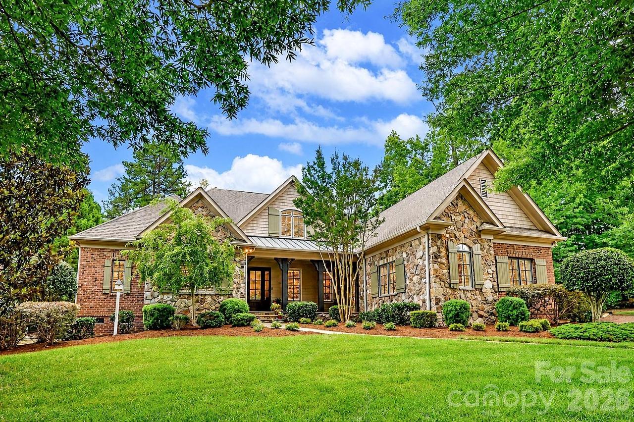 508 Hideaway Ridge Ct., Matthews, NC 28105