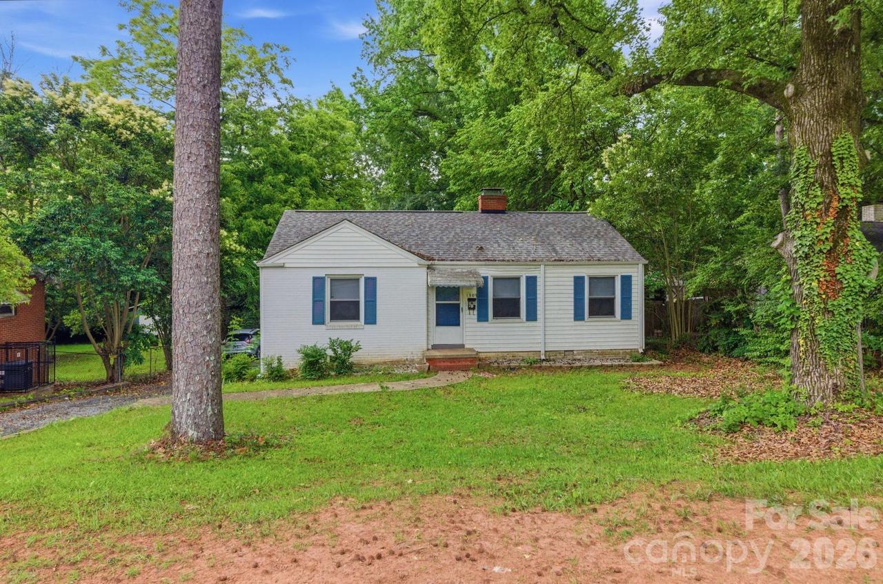 1909 Camp Greene St., Charlotte, NC 28208