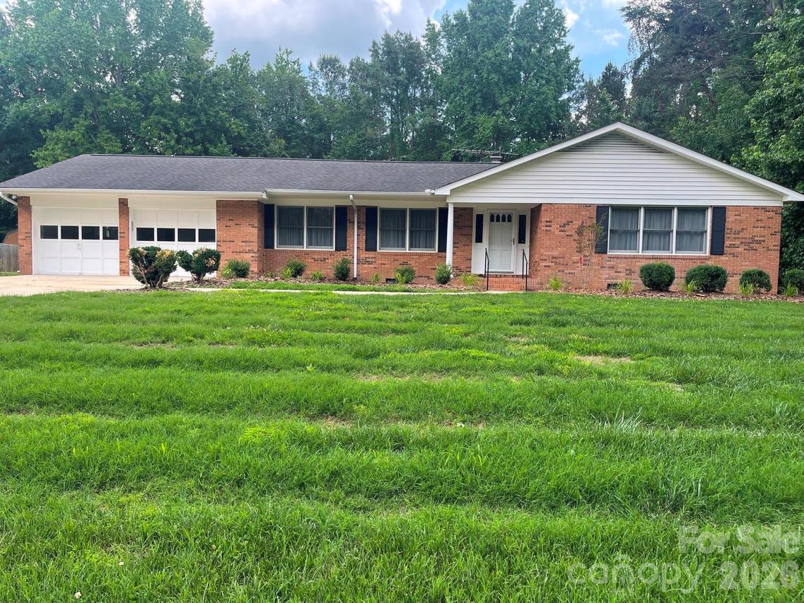 8806 Crestwood Dr., Mount Pleasant, NC 28124