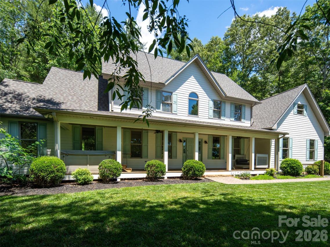 103 Woodburn Dr., Swannanoa, NC 28778