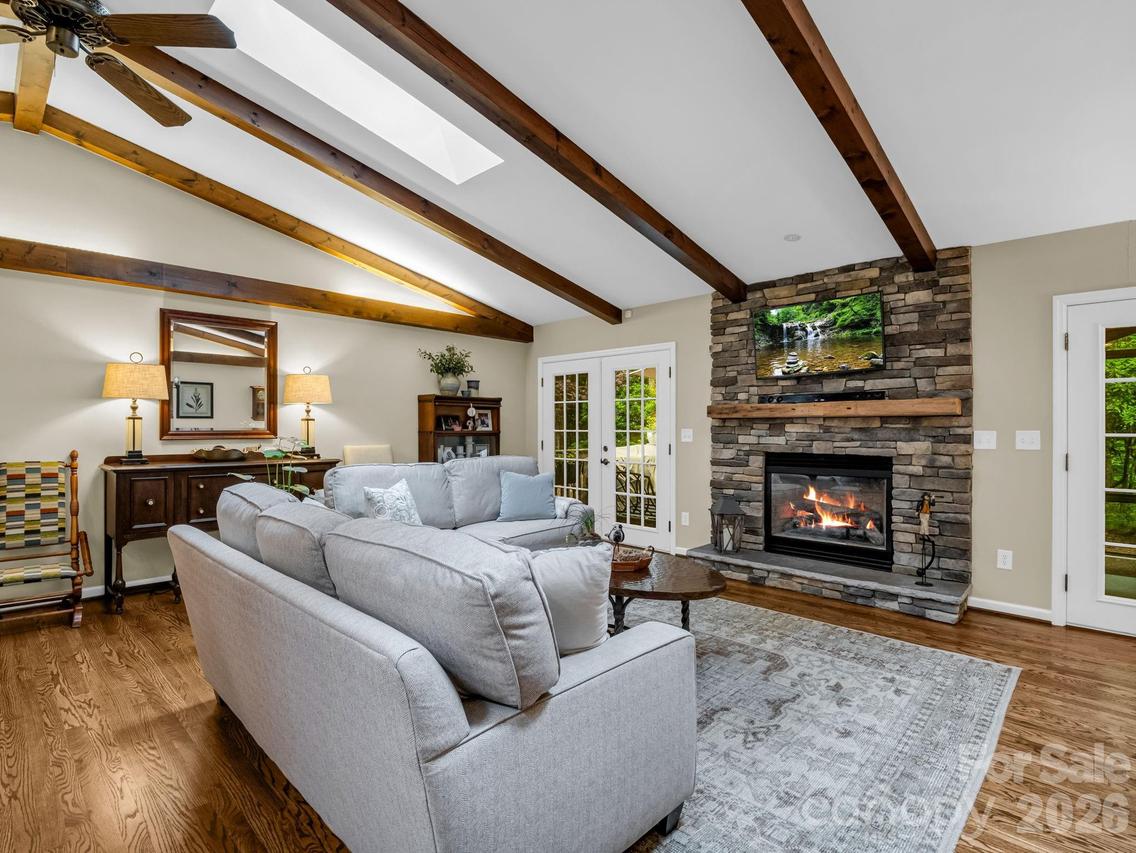 558 Middle Connestee Tr., Brevard, NC 28712