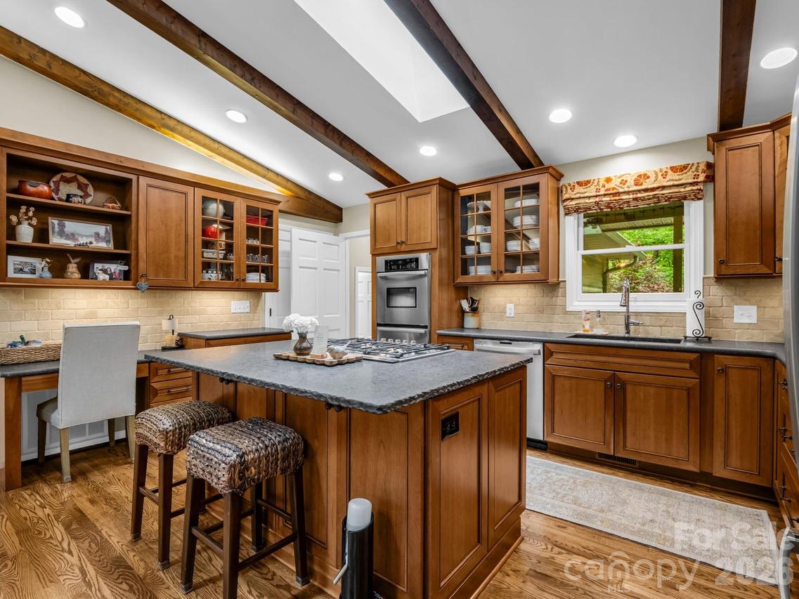 558 Middle Connestee Tr., Brevard, NC 28712