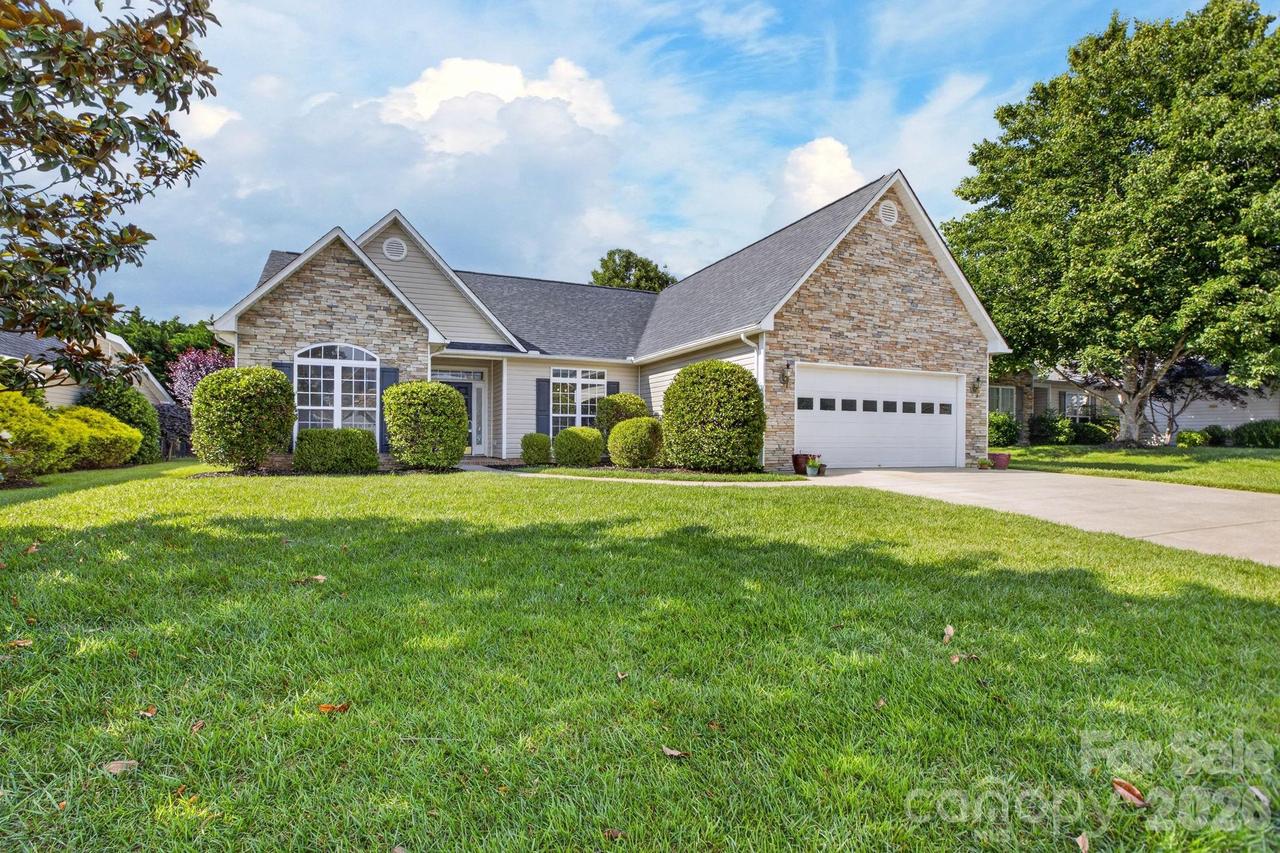 268 Farm Valley Rd., Fletcher, NC 28732