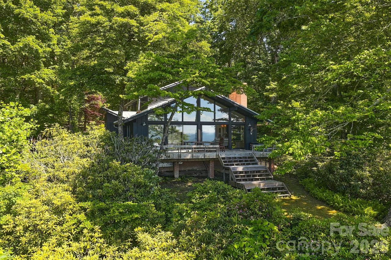 911 Green Hill Rd., Brevard, NC 28712