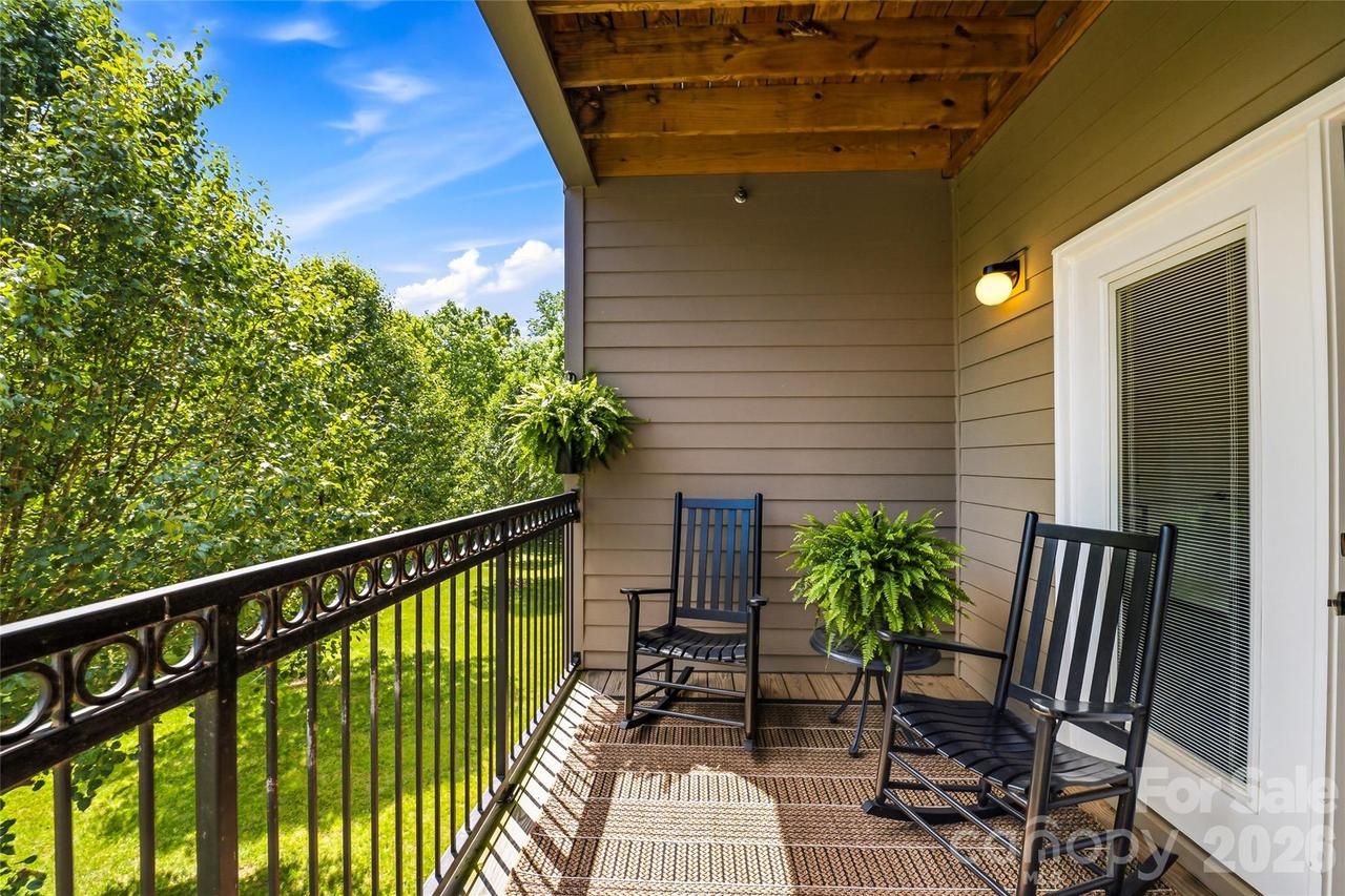142 Brickton Village Cir. #202, Fletcher, NC 28732