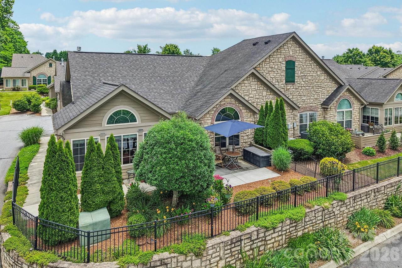 174 Summerfield Pl., Flat Rock, NC 28731