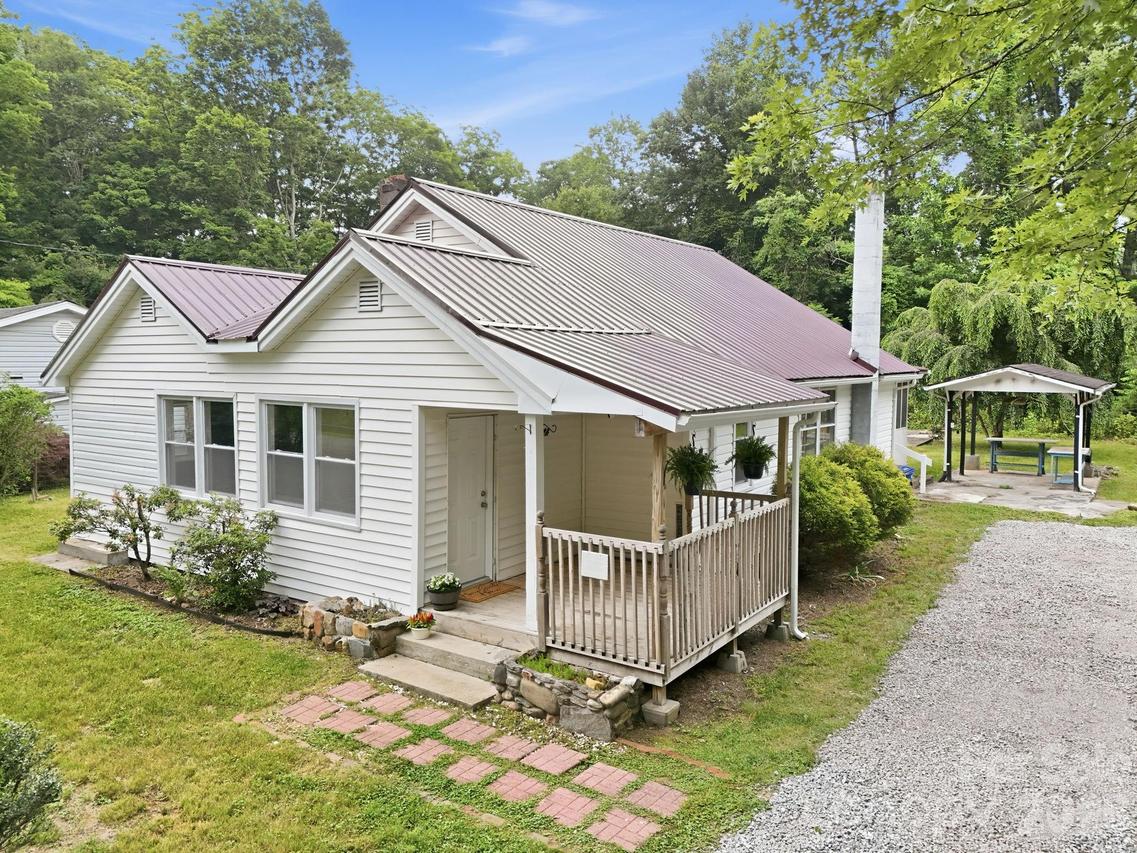 226 Vance Ave., Black Mountain, NC 28711
