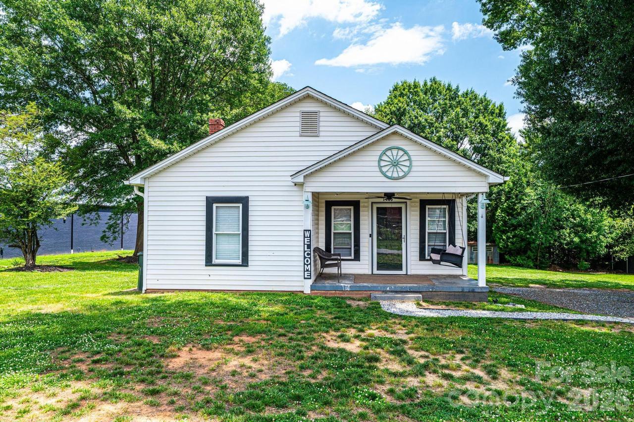 1460 17th St., Hickory, NC 28601