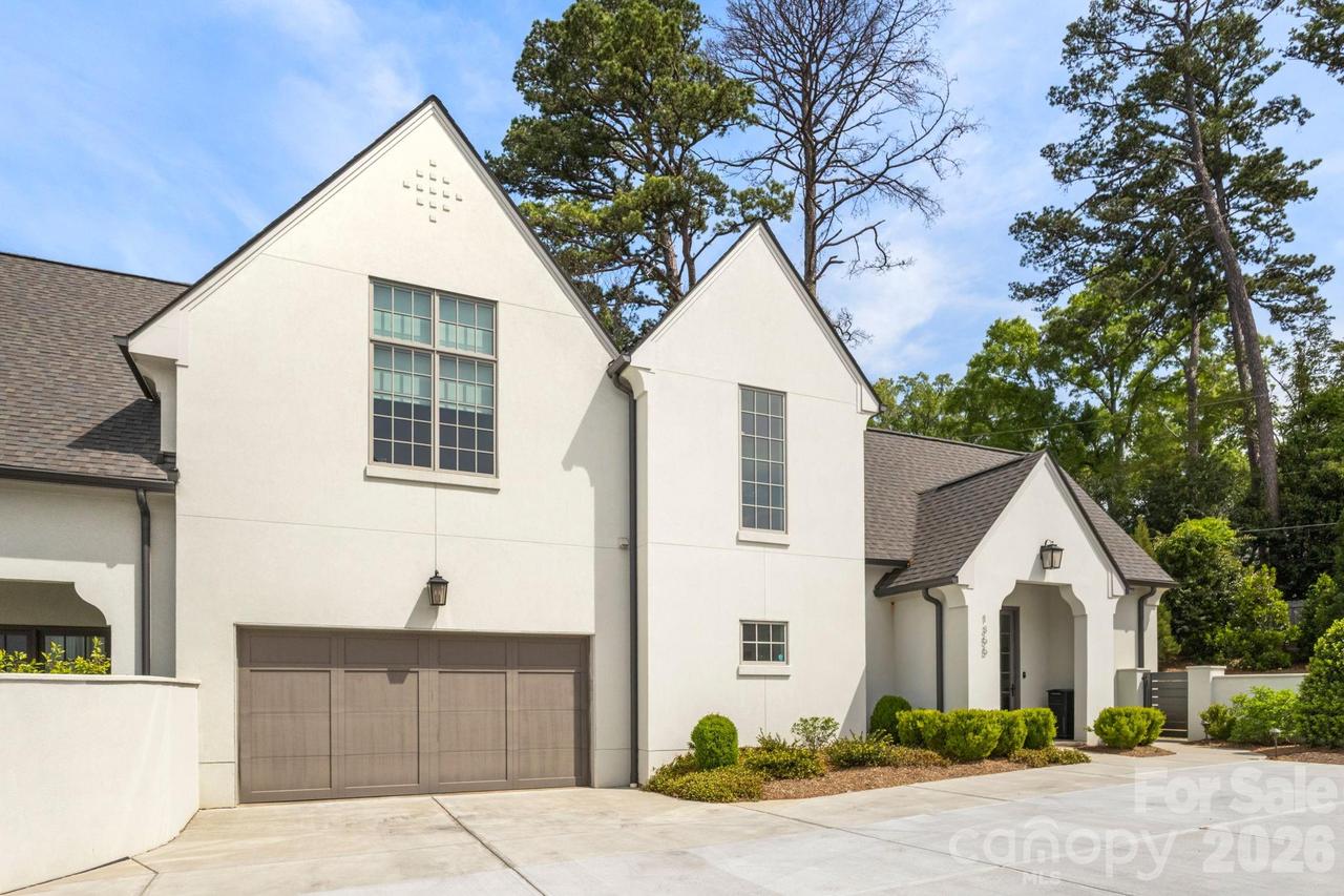 1355 S Kings Dr., Charlotte, NC 28207