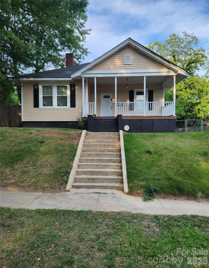 106 N Liberty St., Gastonia, NC 28052
