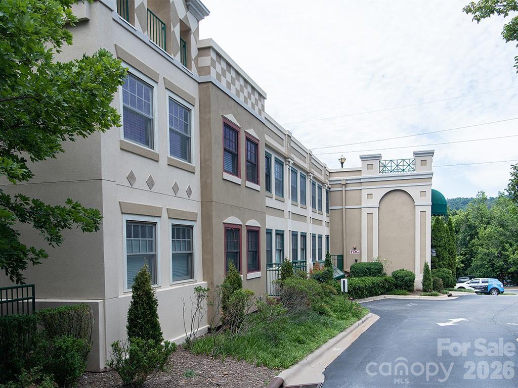 37 Hiawassee St. #W103, Asheville, NC 28801