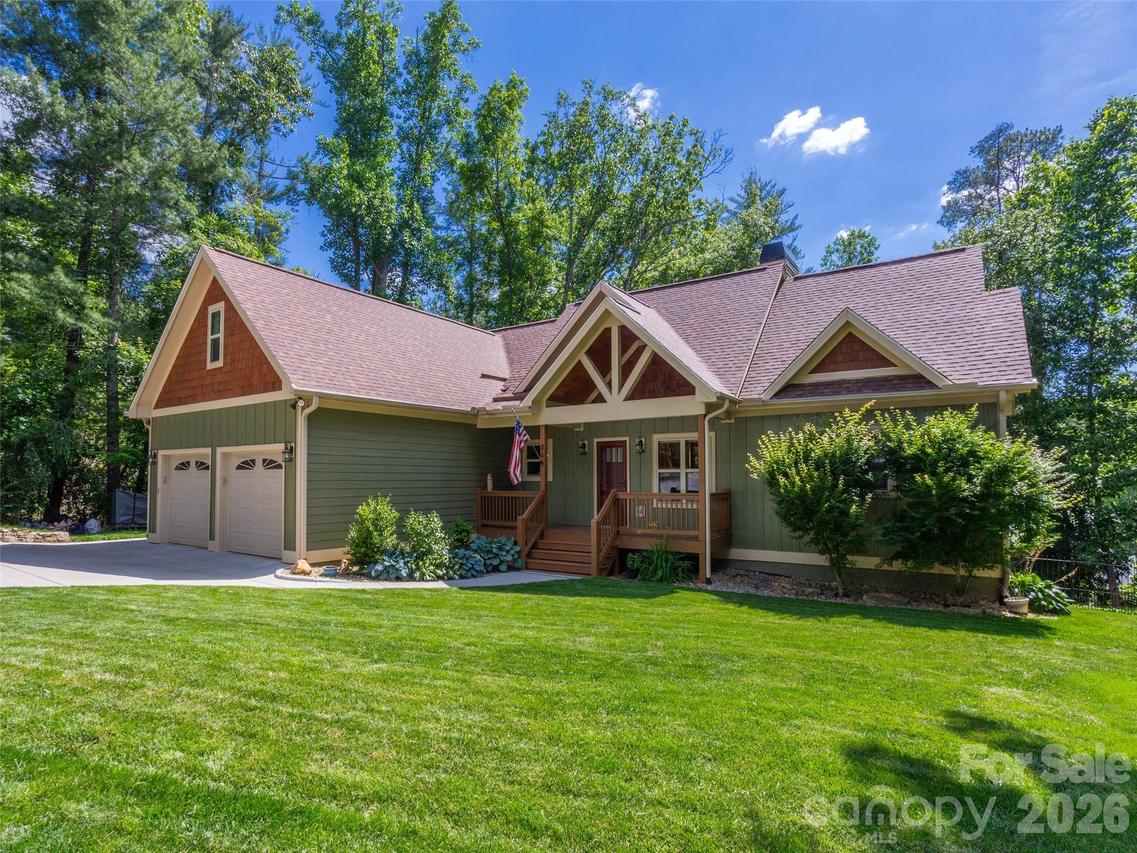 86 Crossings Cir., Fairview, NC 28730