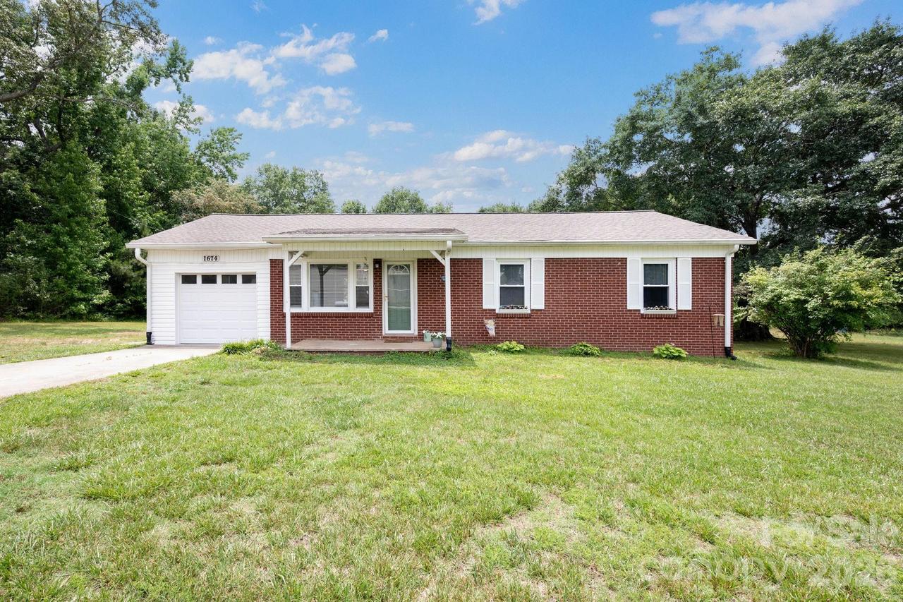 1674 Harris Henrietta Rd., Forest City, NC 28043