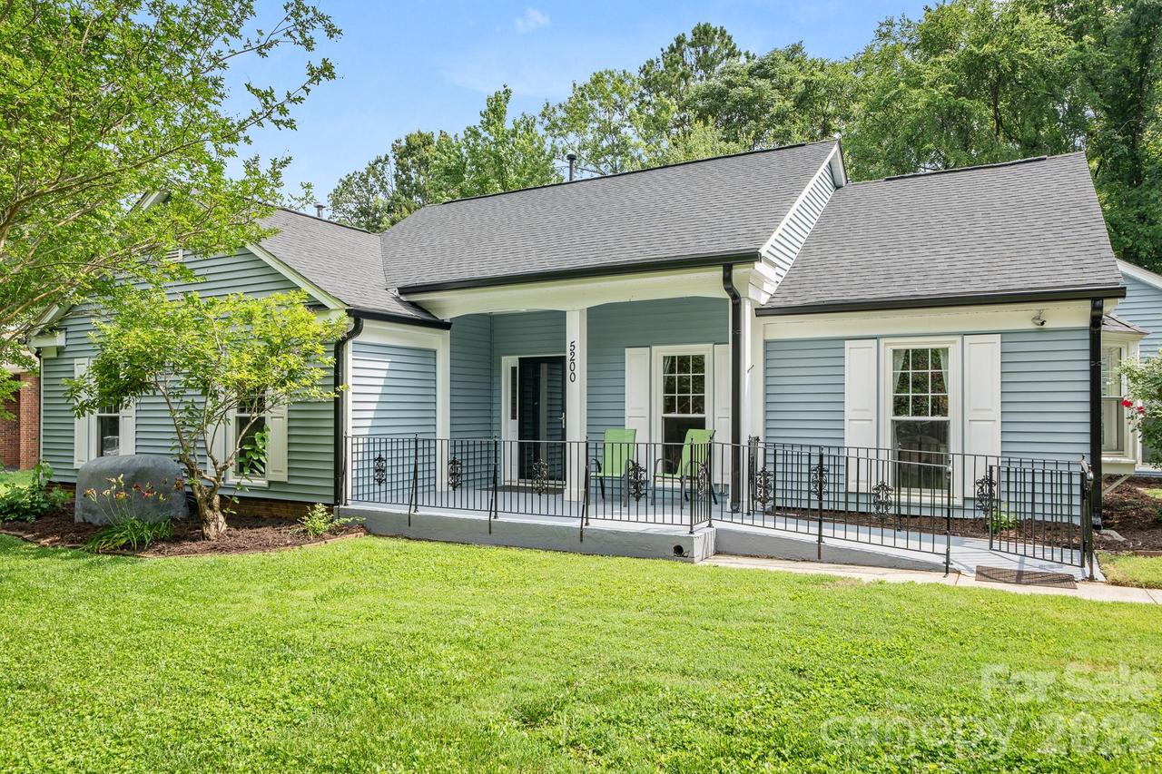 5200 Cressingham Ct., Charlotte, NC 28227