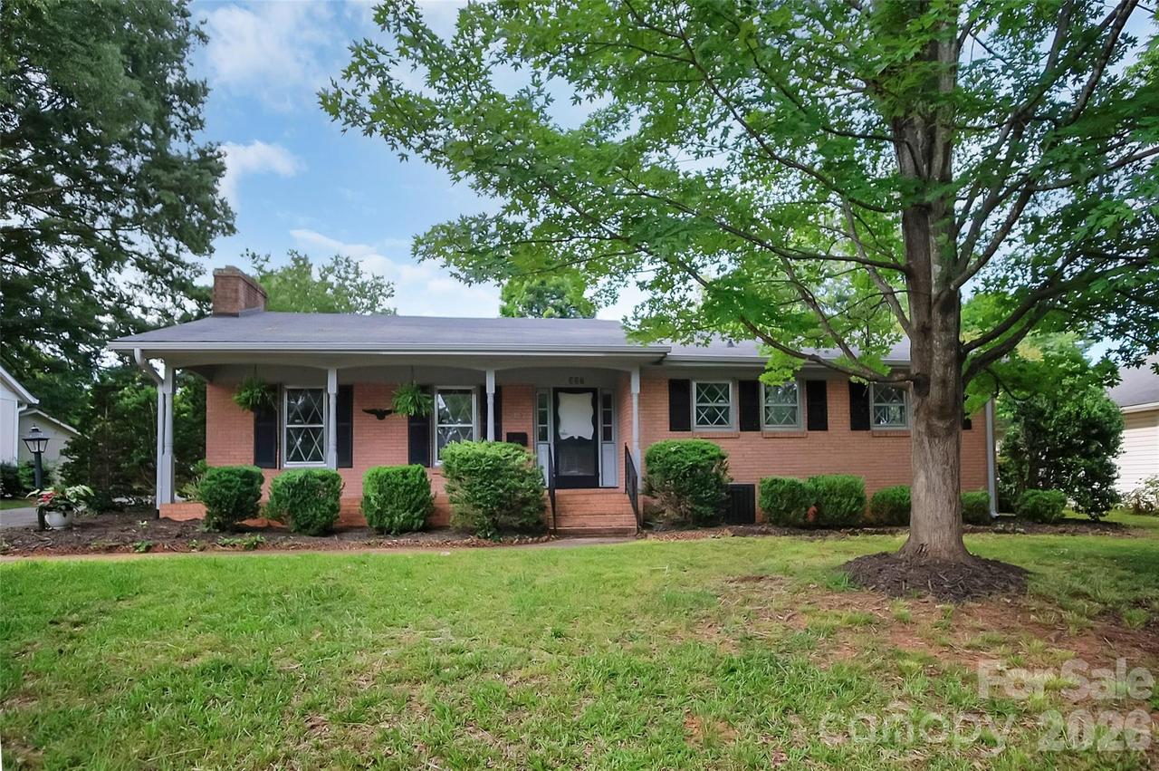 327 Arlington St., Forest City, NC 28043