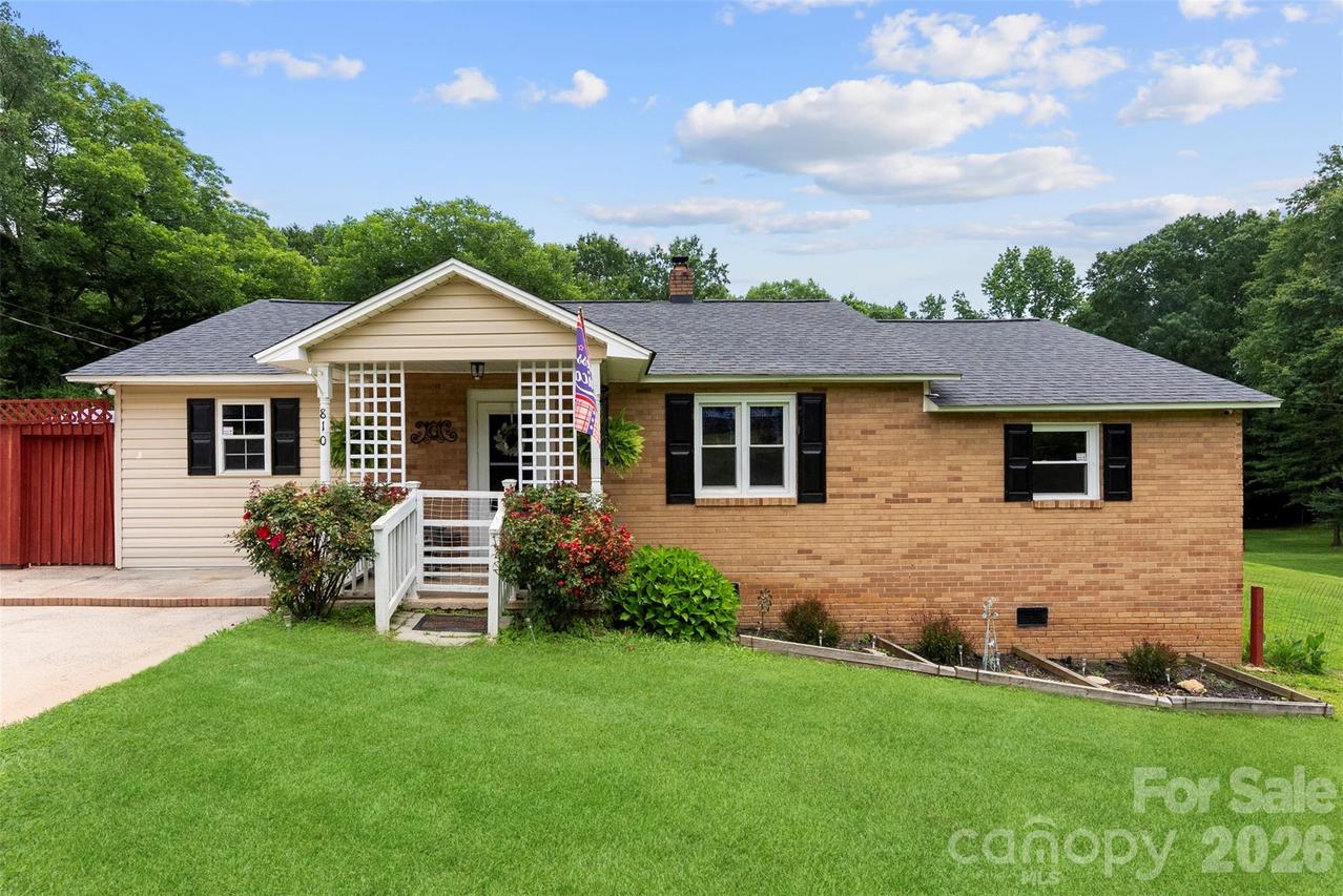 810 Bradley Rd., Dallas, NC 28034